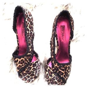 Betsy Johnson leopard heels